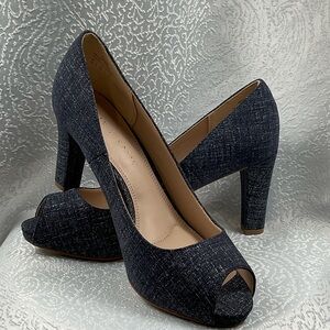 Kelly & Katie Women's Dark Gray‎ Peep Toe Heels